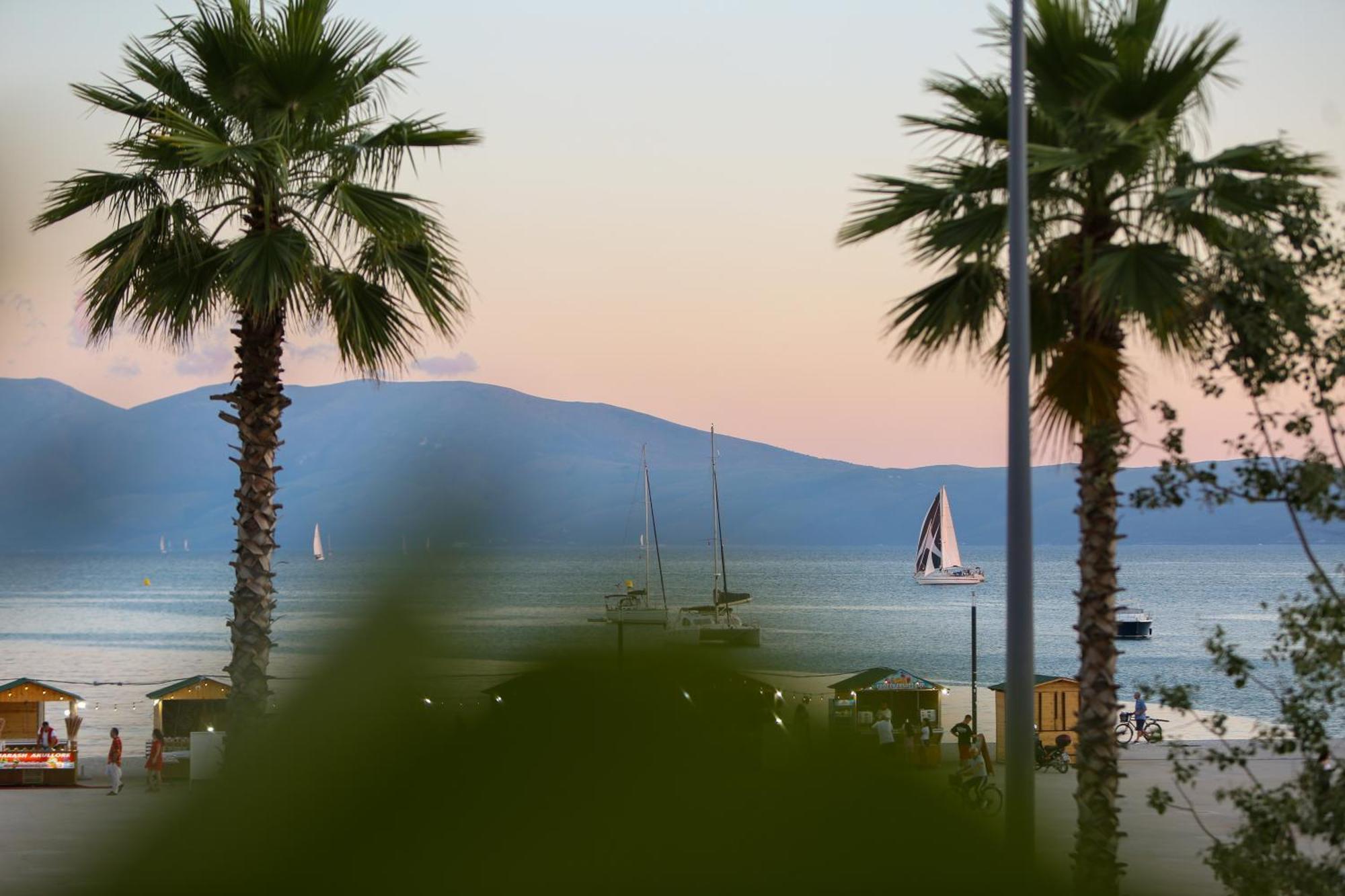Hotel Brooklyn Vlorë Exteriér fotografie